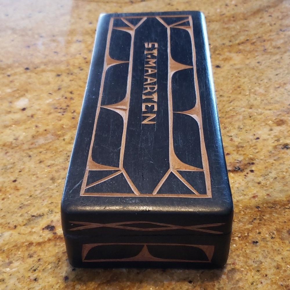 Vintage Carved Wooden Trinket Box from St. Marteen - Picture 3 of 16